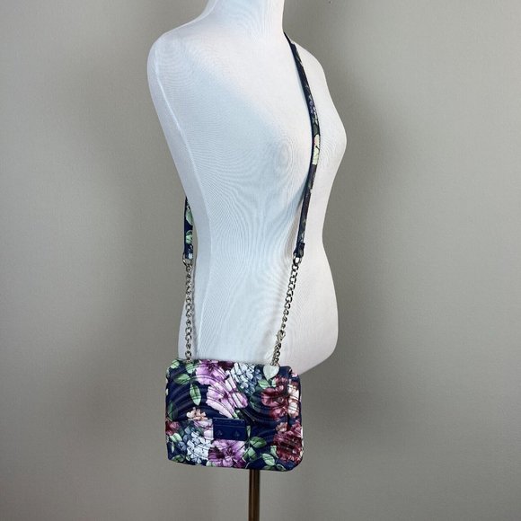 Betsey Johnson Crossbody Shoulder Bag Floral Multicolor Quilted Flap Chain‎ New - Picture 1 of 13